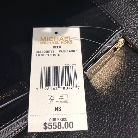 MICHAEL KORS
Reed Large Logo Shoulder Tote Bag
Vanilla/Black
Style# 35S3G6RT3B - Picture 13 of 16